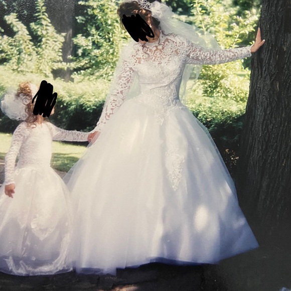 Wedding Gown - Picture 2 of 3